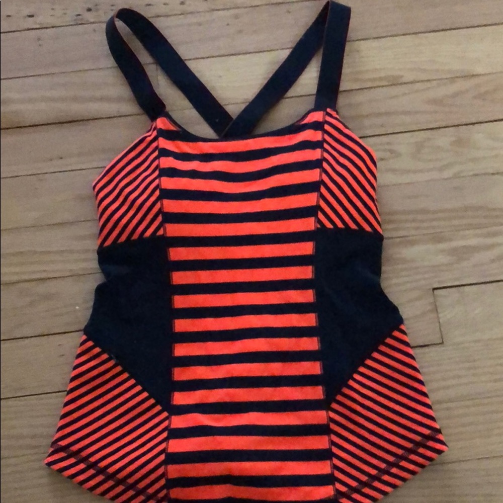 Lululemon size 4 Work it out tank flare inkwell